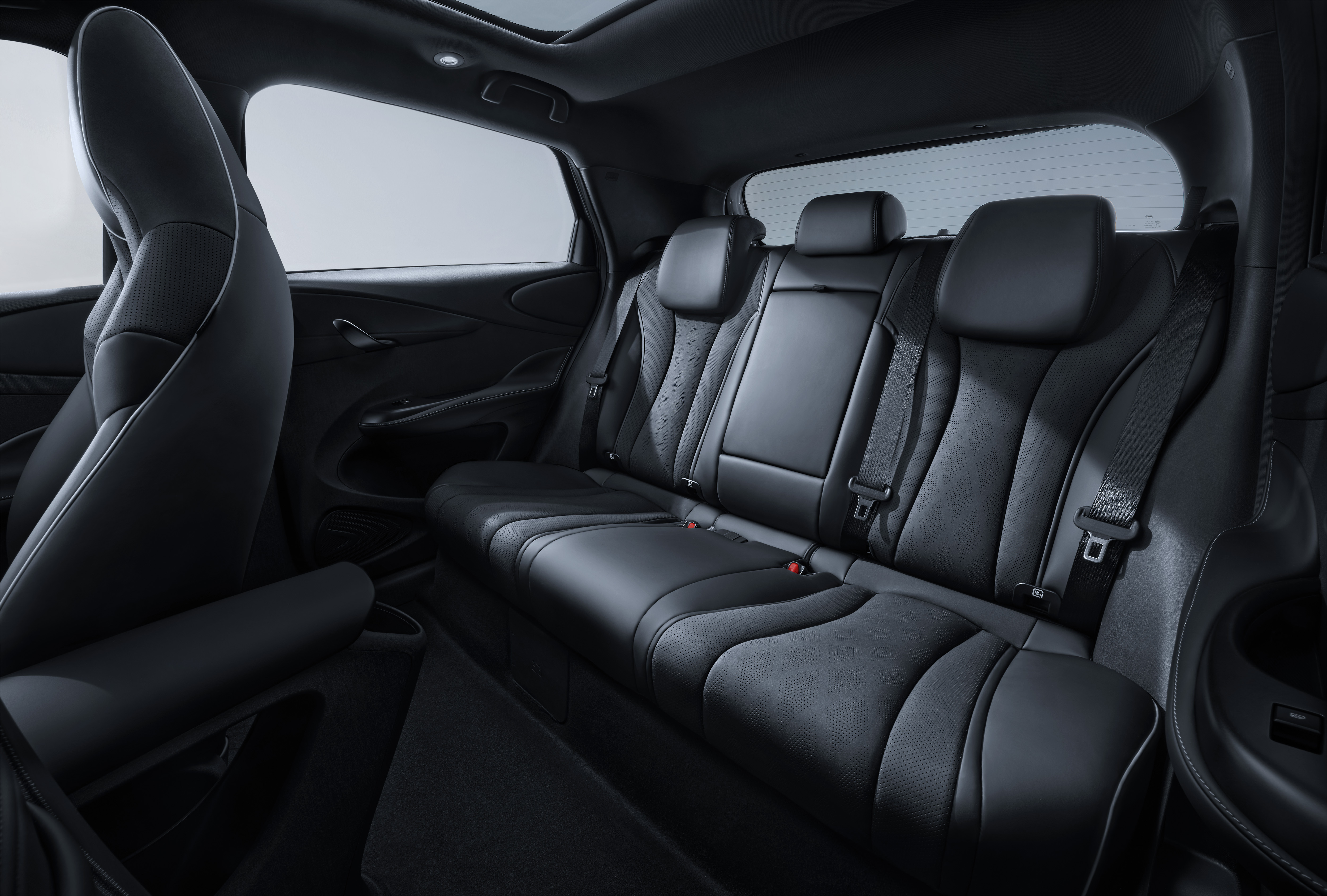 Không gian hành khách phía sau thoải mái